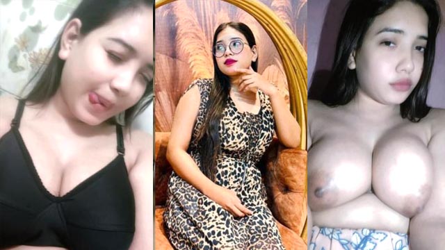 Bengali Sexy Famous Tiktoker – Fingering Her Pussy Showing